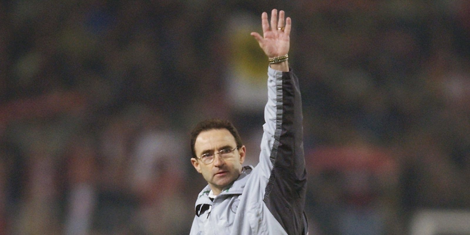 Celtic manager Martin O?Neill salutes the fans as he celebrates reaching the next round