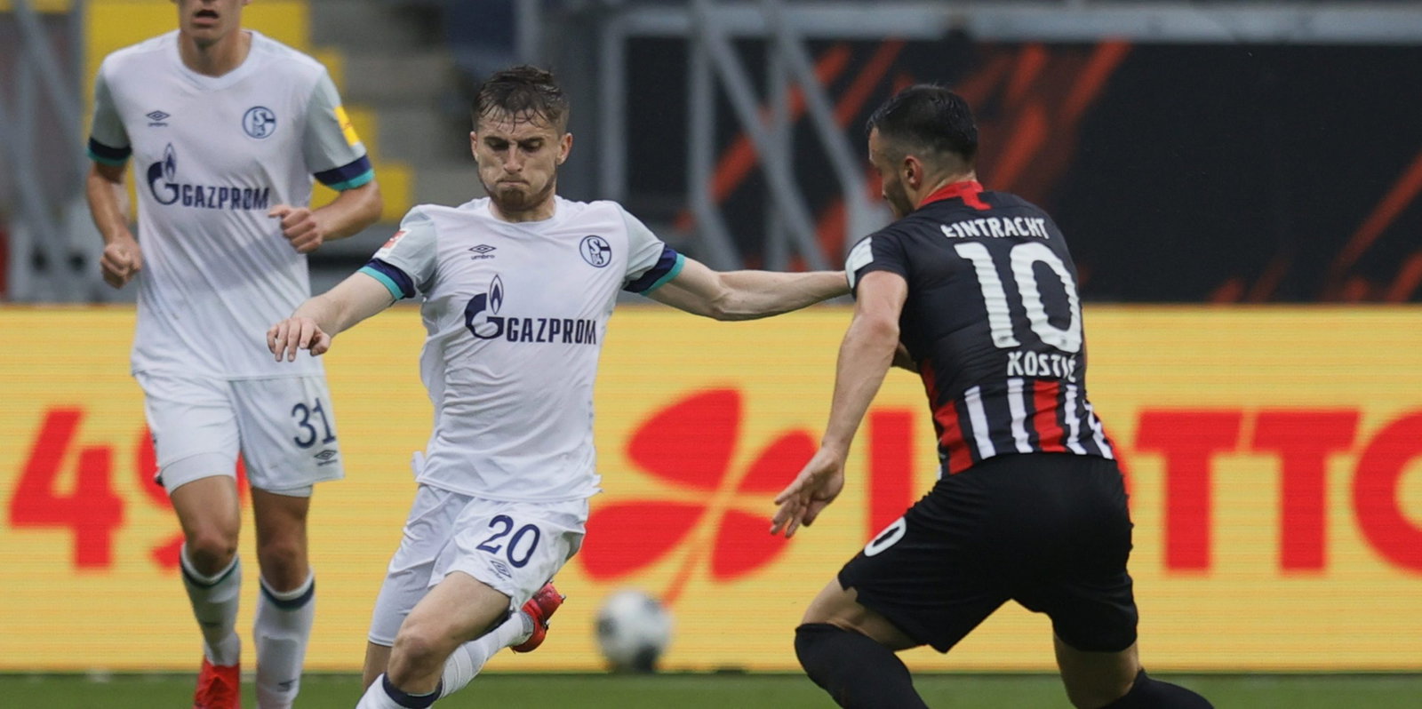 Eintracht Frankfurt v FC Schalke 04 - Bundesliga