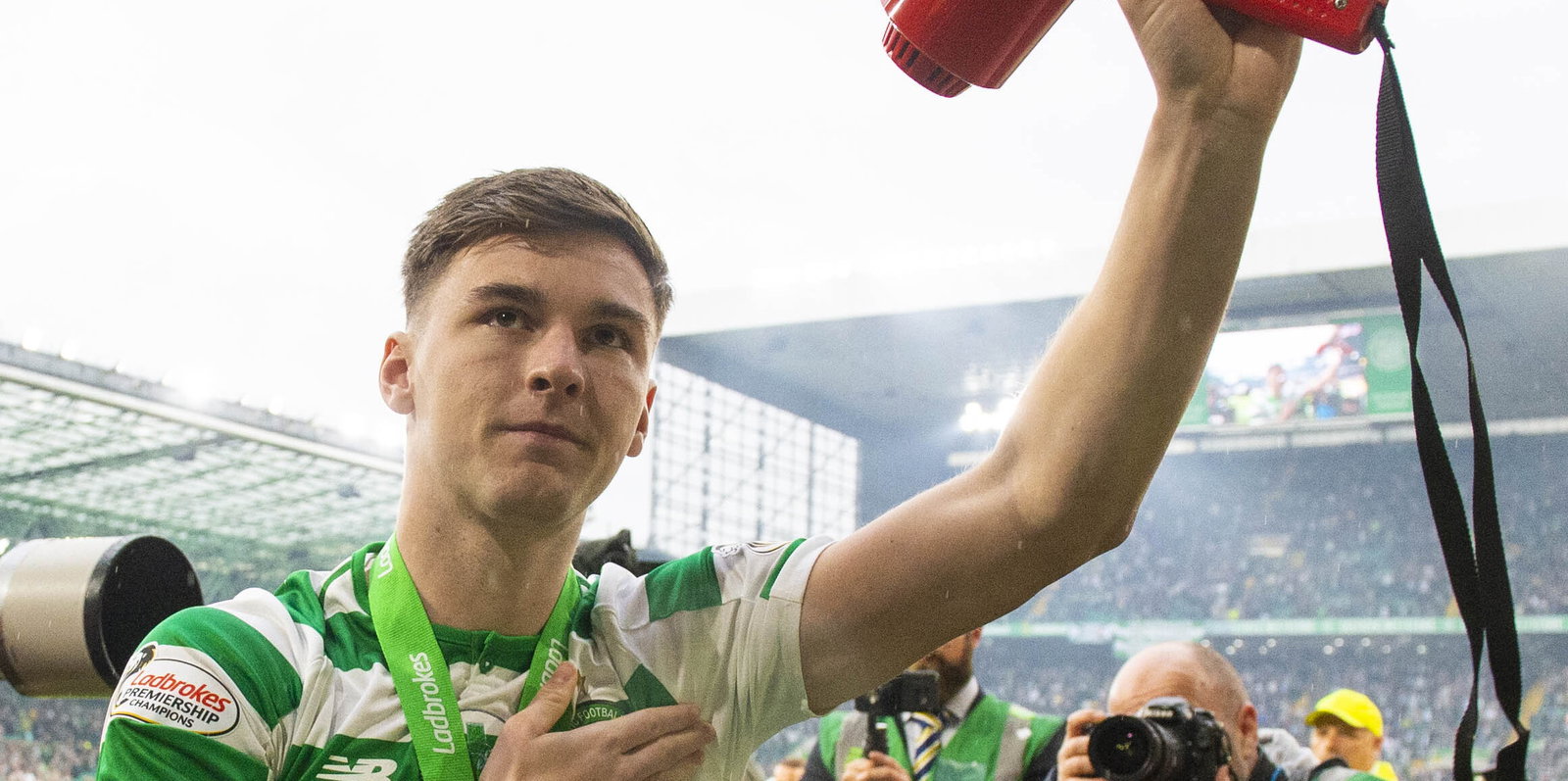 19/05/19 LADBROKES PREMIERSHIP.CELTIC v HEARTS (2-1).CELTIC PARK - GLASGOW.Celtic's Kieran Tierney applauds the fans at full time