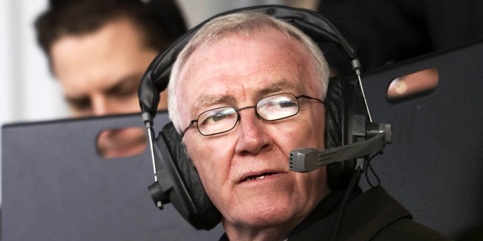 27/10/12 CLYDESDALE BANK PREMIER LEAGUE.ST MIRREN v DUNDEE UTD (0-1).ST MIRREN PARK - PAISLEY.Reporter Hugh Keevins